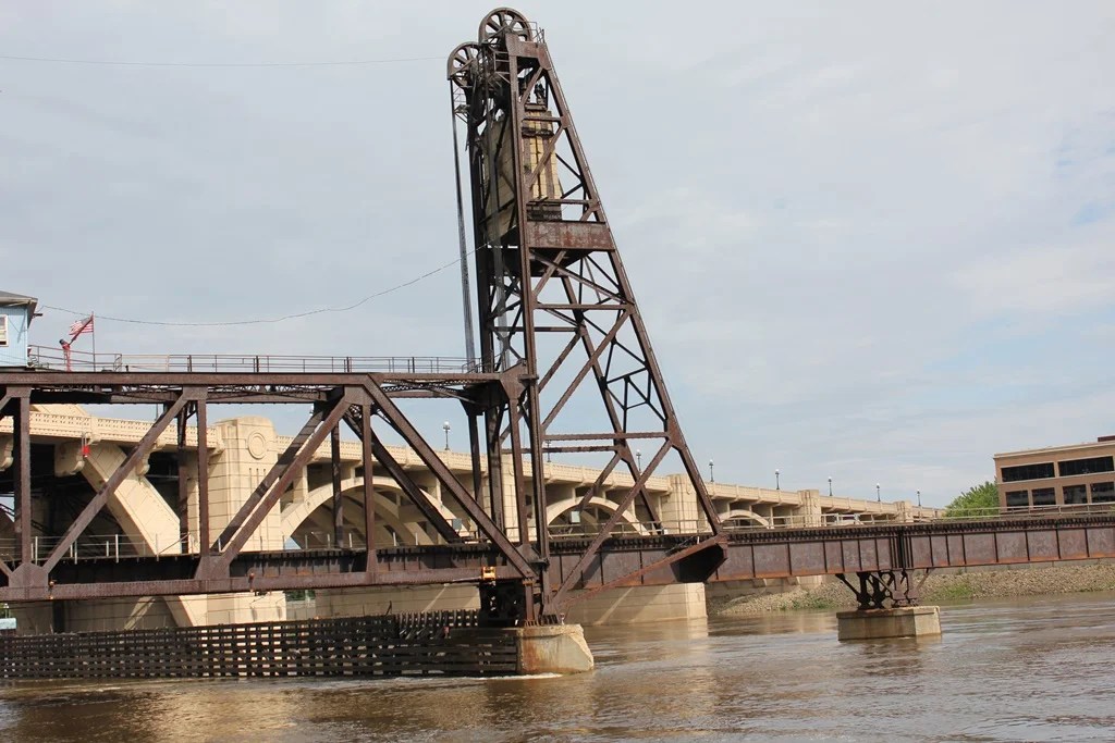 Robert Street Lift Bridge